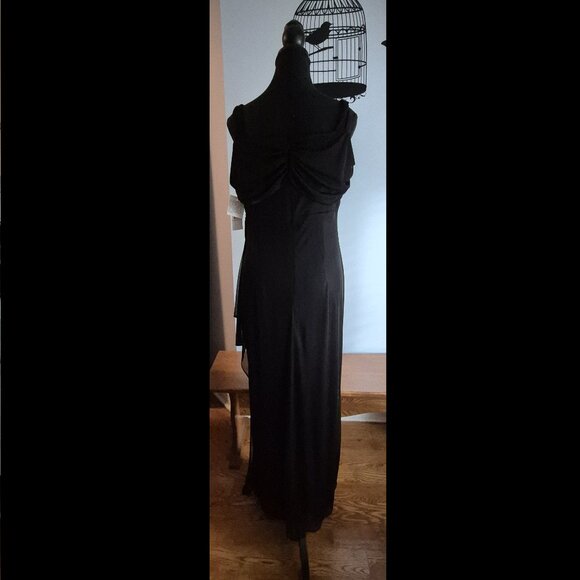 NWT Formal Alex Evenings  Off the Shoulder with Straps Black Gown  (10) - Picture 6 of 15